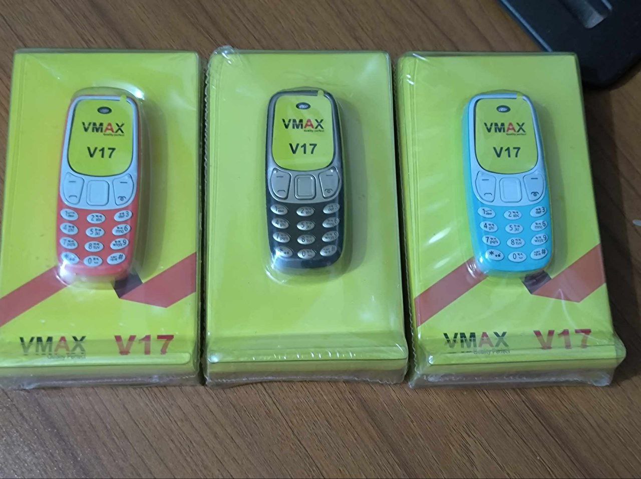 BM10 VMAX V17 Mini Mobile Phone