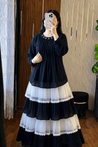 Trendy Ladies Tops & Skirt Set