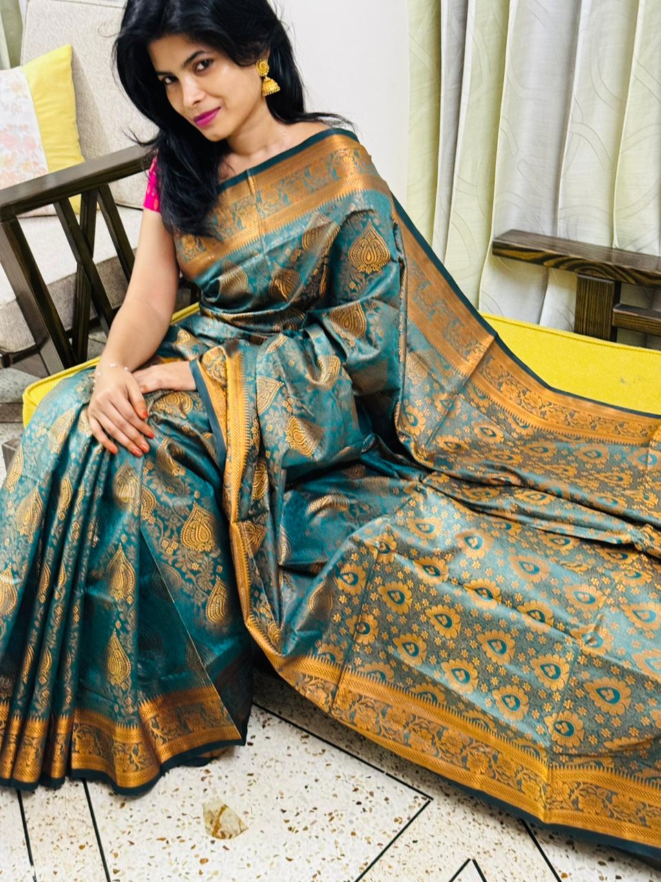 সিল্ক কাতান শাড়ি