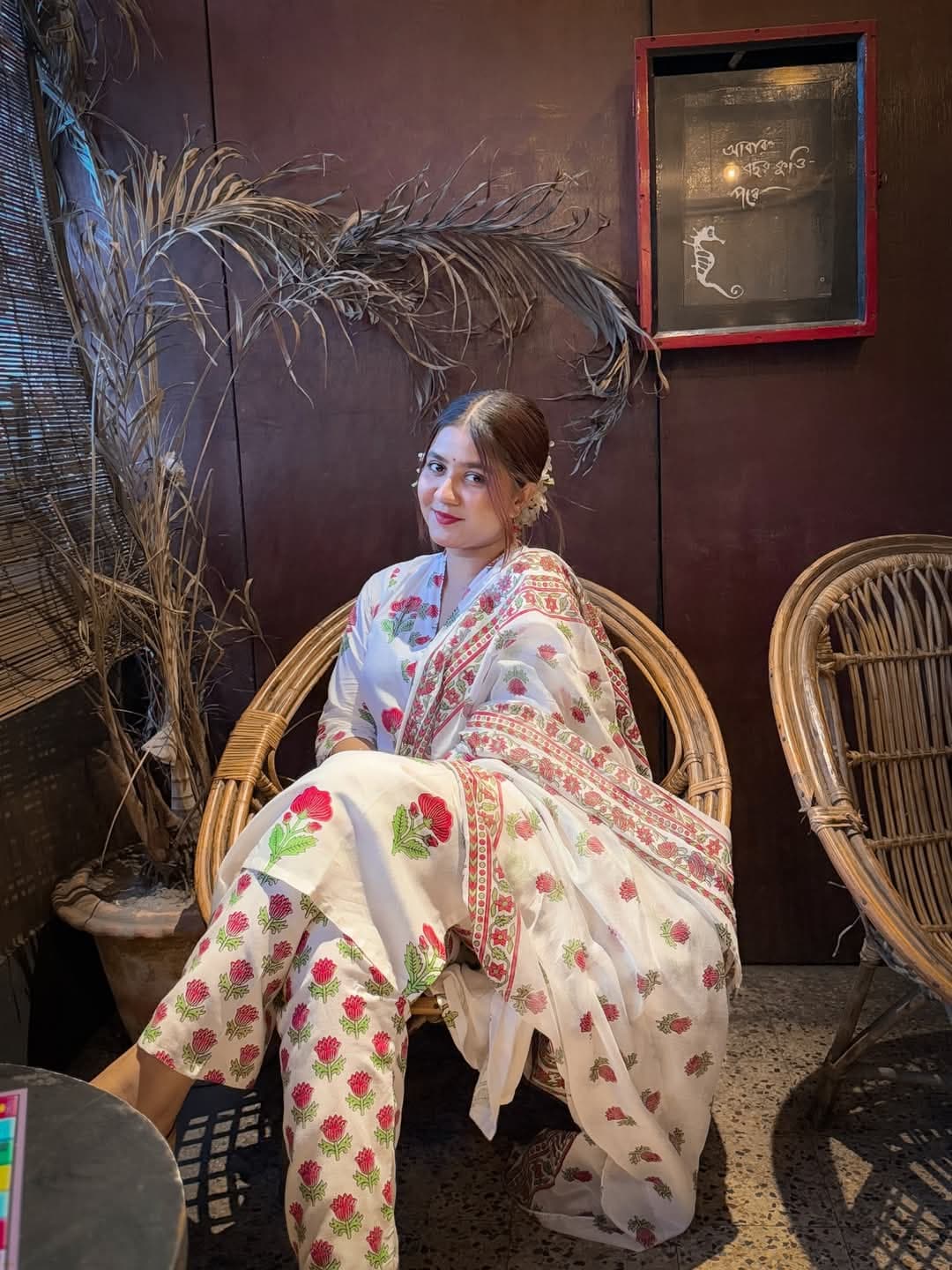 পাকিস্তানী ডিজাইনের থ্রি পিস