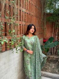 পাকিস্তানী ডিজাইনের থ্রি পিস